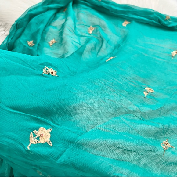 Vintage Embroidered Turquoise Indian Scarf - Picture 3 of 4